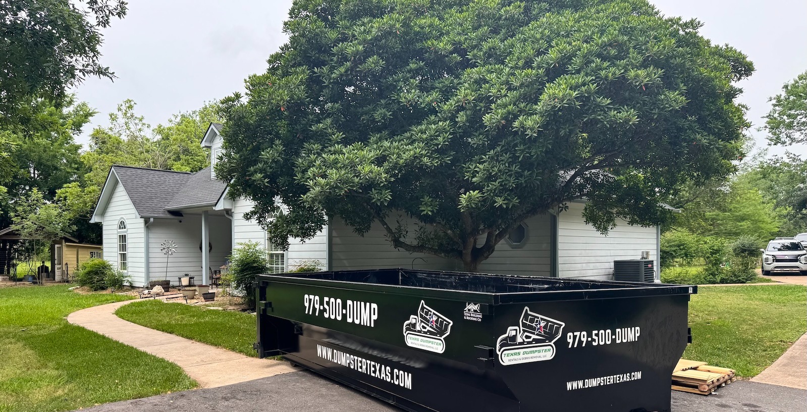 Roll off dumpster dropped off at a Pearland area home
